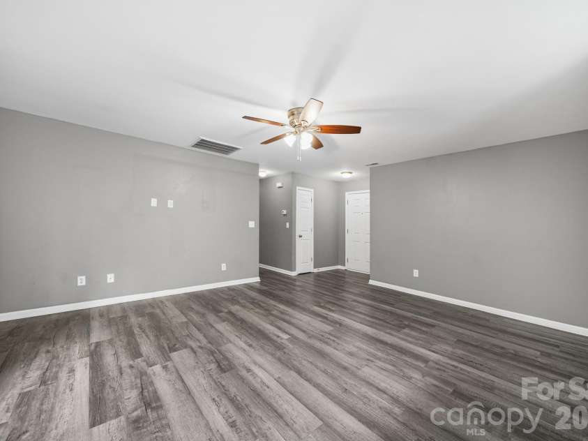 1405 Spring View Court, Rock Hill, SC 29732.  MLS# CAR4427974, YatesRealty ID 53009. 