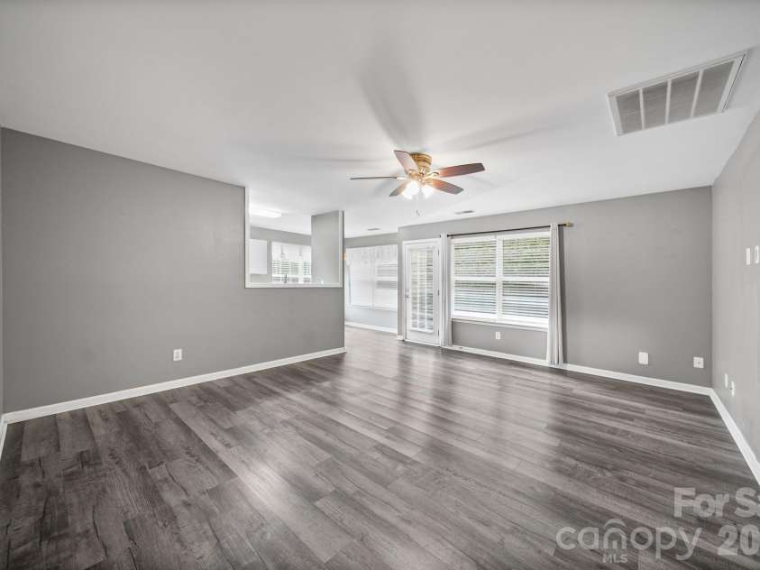 1405 Spring View Court, Rock Hill, SC 29732.  MLS# CAR4427974, YatesRealty ID 53009. 
