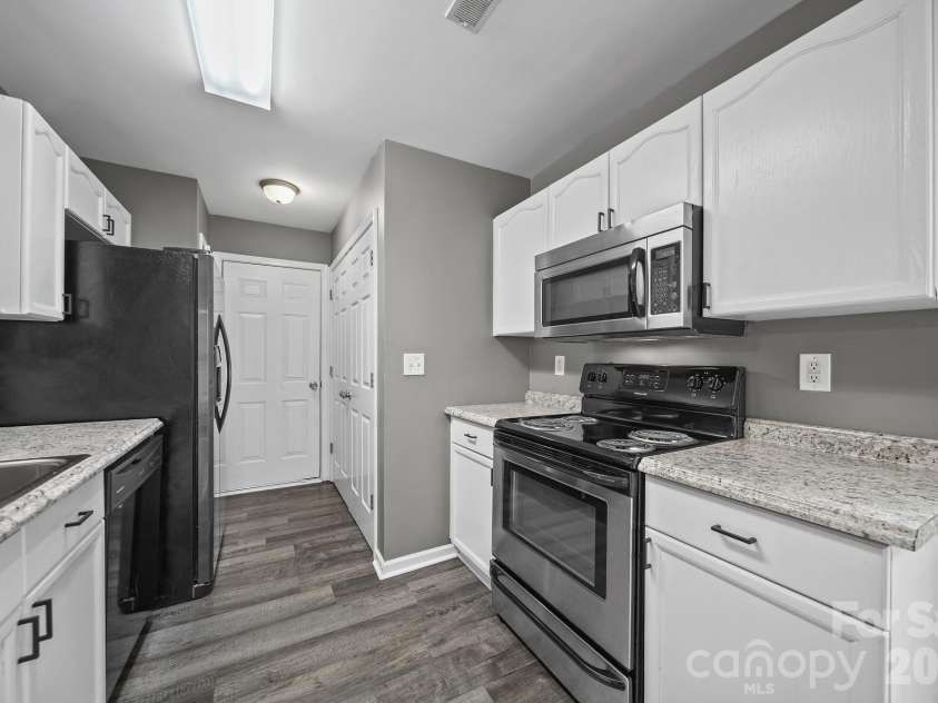 1405 Spring View Court, Rock Hill, SC 29732.  MLS# CAR4427974, YatesRealty ID 53009. 