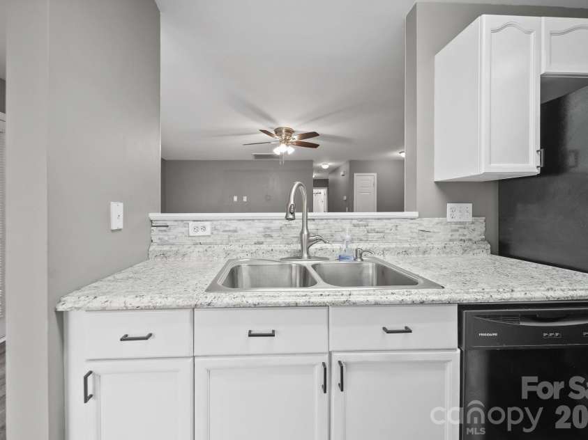 1405 Spring View Court, Rock Hill, SC 29732.  MLS# CAR4427974, YatesRealty ID 53009. 