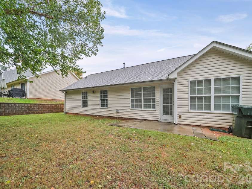 1405 Spring View Court, Rock Hill, SC 29732.  MLS# CAR4427974, YatesRealty ID 53009. 