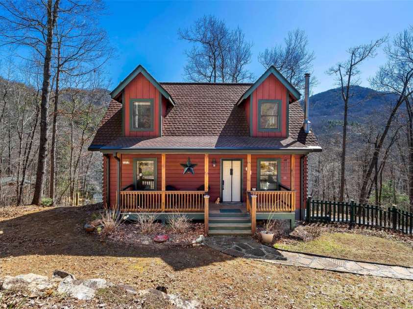 224 Fern Way, Black Mountain, NC 28711.  MLS# CAR4234387, YatesRealty ID 5301. 