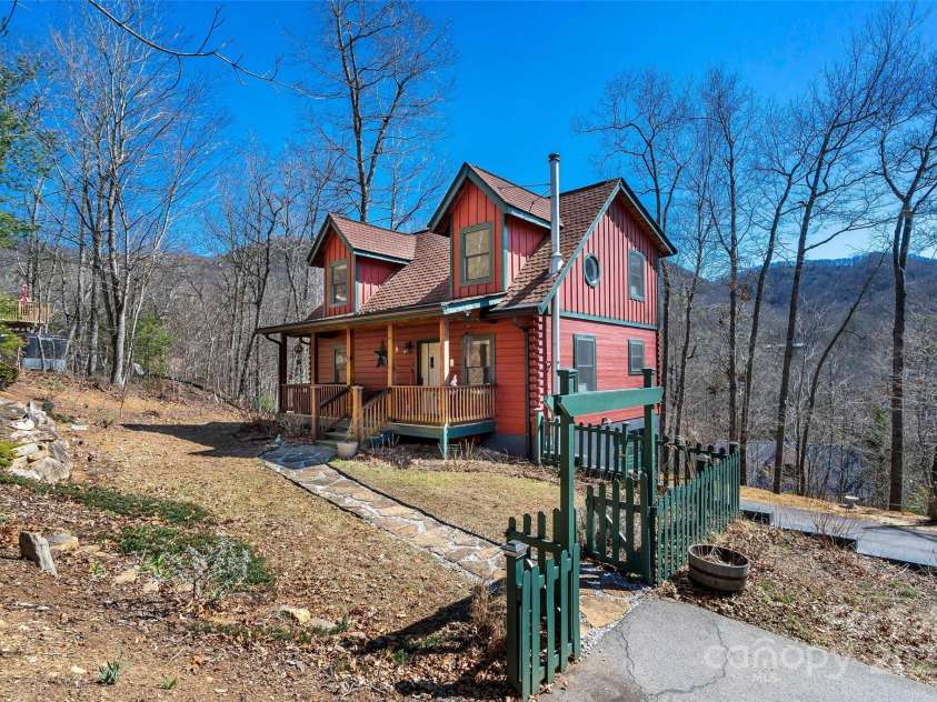 224 Fern Way, Black Mountain, NC 28711.  MLS# CAR4234387, YatesRealty ID 5301. 