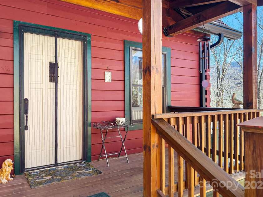 224 Fern Way, Black Mountain, NC 28711.  MLS# CAR4234387, YatesRealty ID 5301. 