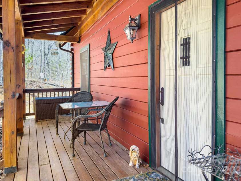 224 Fern Way, Black Mountain, NC 28711.  MLS# CAR4234387, YatesRealty ID 5301. 