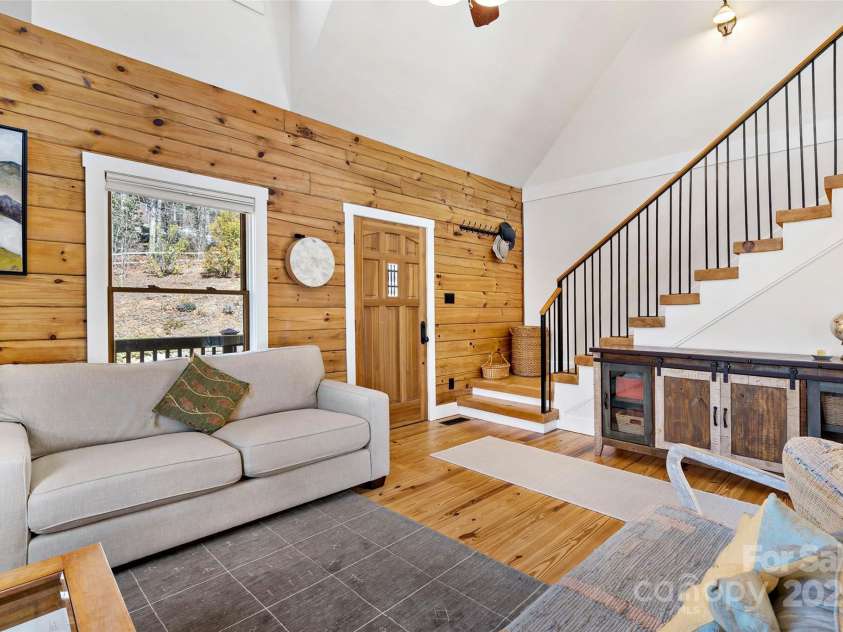 224 Fern Way, Black Mountain, NC 28711.  MLS# CAR4234387, YatesRealty ID 5301. 