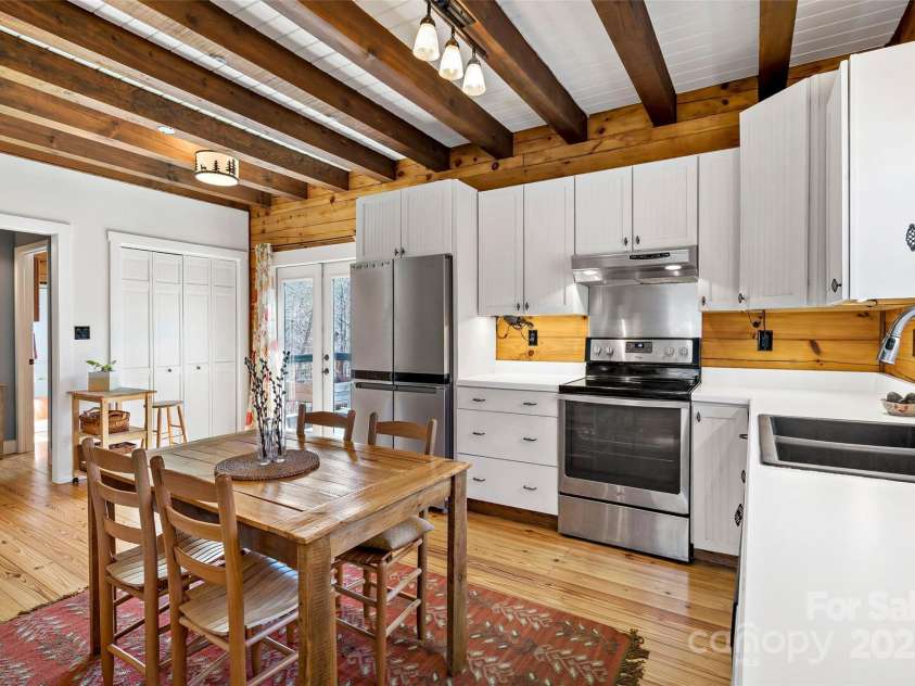 224 Fern Way, Black Mountain, NC 28711.  MLS# CAR4234387, YatesRealty ID 5301. 