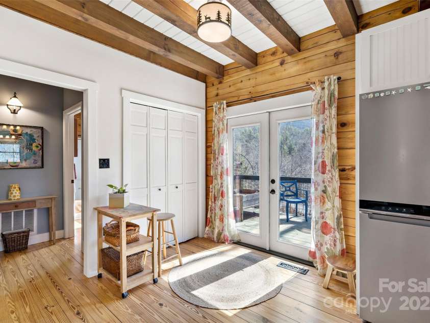 224 Fern Way, Black Mountain, NC 28711.  MLS# CAR4234387, YatesRealty ID 5301. 