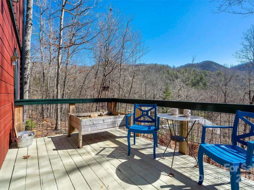 224 Fern Way, Black Mountain, NC 28711.  MLS# CAR4234387, YatesRealty ID 5301. 