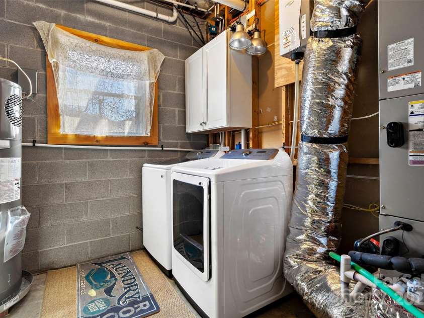 224 Fern Way, Black Mountain, NC 28711.  MLS# CAR4234387, YatesRealty ID 5301. 