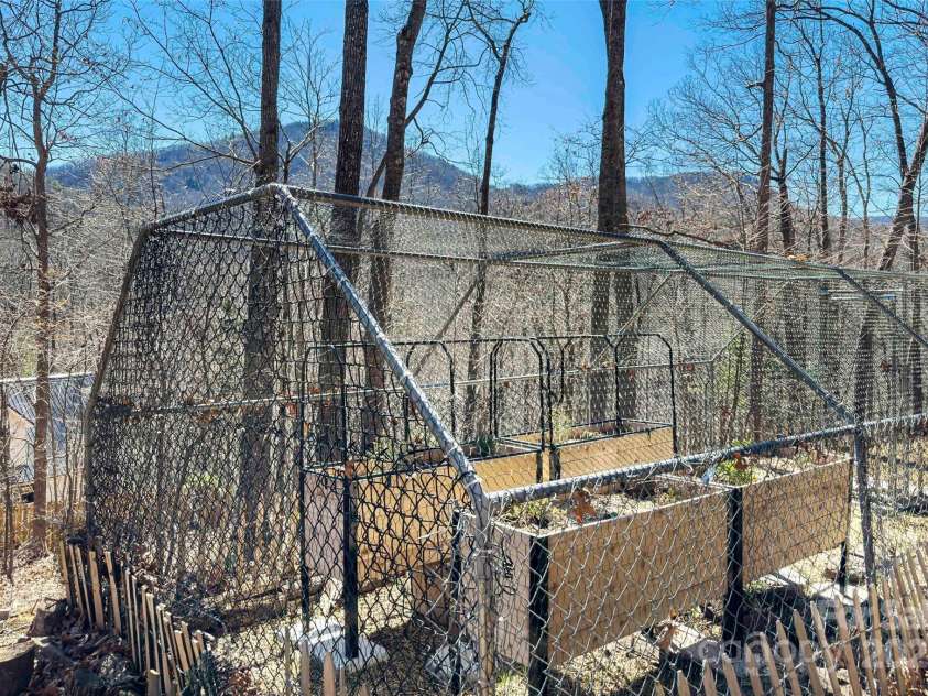 224 Fern Way, Black Mountain, NC 28711.  MLS# CAR4234387, YatesRealty ID 5301. 