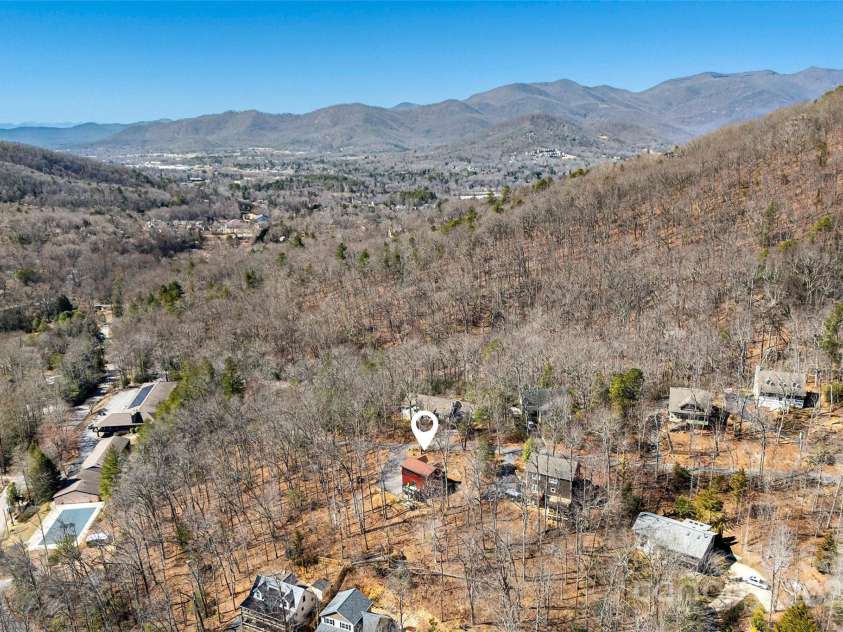 224 Fern Way, Black Mountain, NC 28711.  MLS# CAR4234387, YatesRealty ID 5301. 