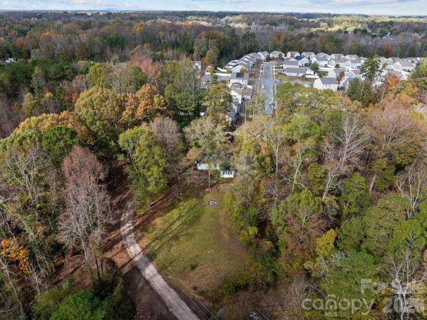 4642 Mcclure Road, Charlotte, NC 28216.  MLS# CAR4302578, YatesRealty ID 5301. 
