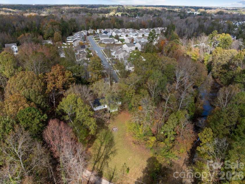 4642 Mcclure Road, Charlotte, NC 28216.  MLS# CAR4302578, YatesRealty ID 5301. 