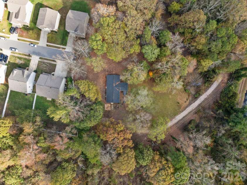 4642 Mcclure Road, Charlotte, NC 28216.  MLS# CAR4302578, YatesRealty ID 5301. 
