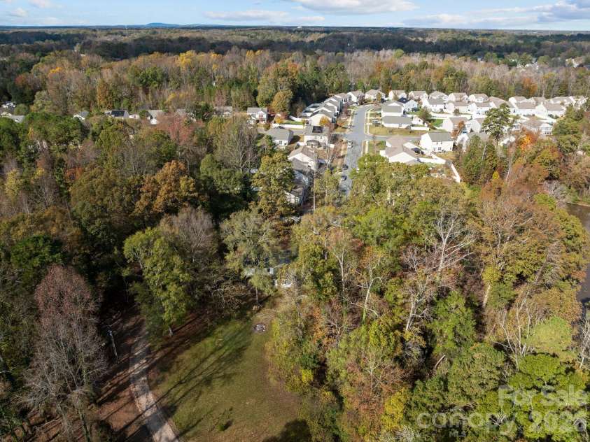 4642 Mcclure Road, Charlotte, NC 28216.  MLS# CAR4302578, YatesRealty ID 5301. 