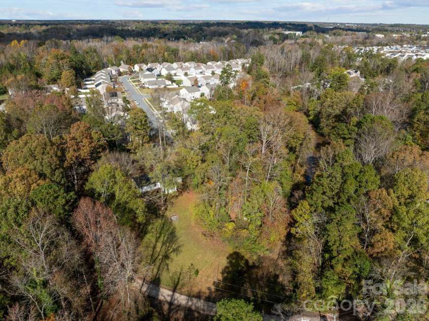 4642 Mcclure Road, Charlotte, NC 28216.  MLS# CAR4302578, YatesRealty ID 5301. 