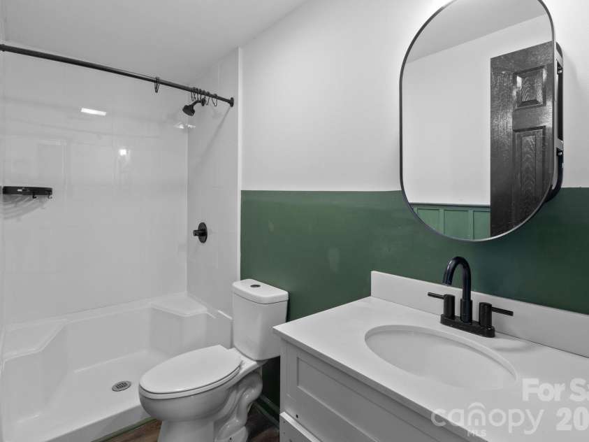 4642 Mcclure Road, Charlotte, NC 28216.  MLS# CAR4302578, YatesRealty ID 5301. 