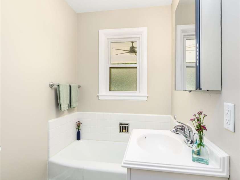 111 Gracelyn Road, Asheville, NC 28804.  MLS# CAR4425992, YatesRealty ID 53011. Main hallway bathroom
