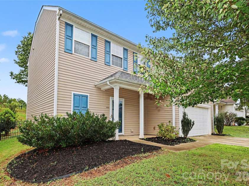 3833 Catawba Creek Drive, Gastonia, NC 28056.  MLS# CAR4427535, YatesRealty ID 53013. 