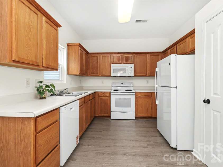 3833 Catawba Creek Drive, Gastonia, NC 28056.  MLS# CAR4427535, YatesRealty ID 53013. 