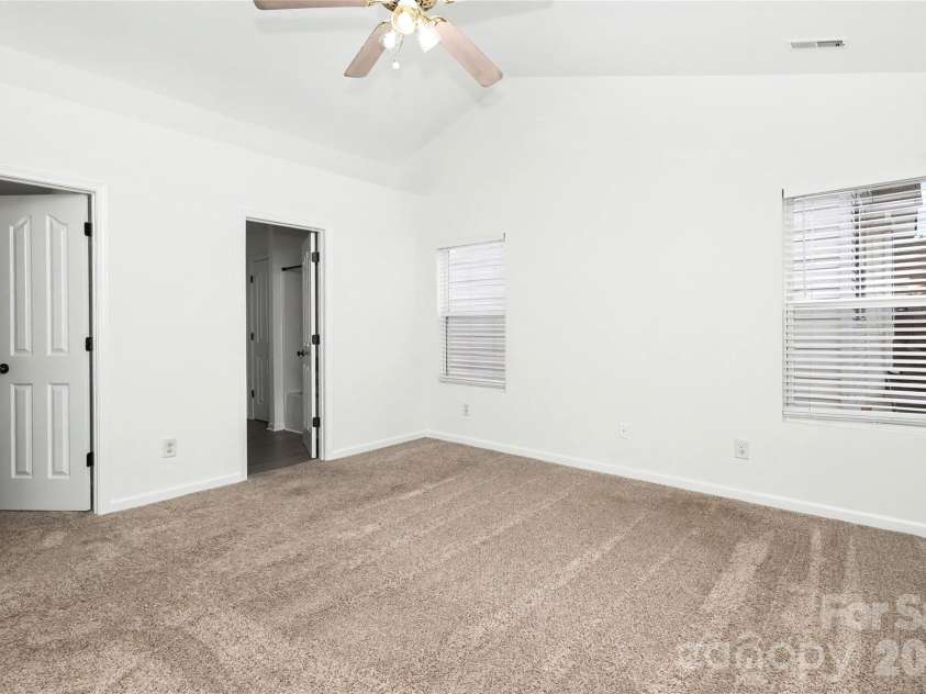 3833 Catawba Creek Drive, Gastonia, NC 28056.  MLS# CAR4427535, YatesRealty ID 53013. 