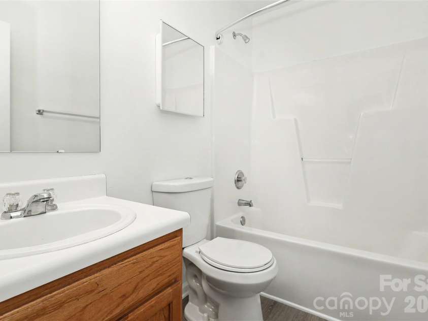 3833 Catawba Creek Drive, Gastonia, NC 28056.  MLS# CAR4427535, YatesRealty ID 53013. 