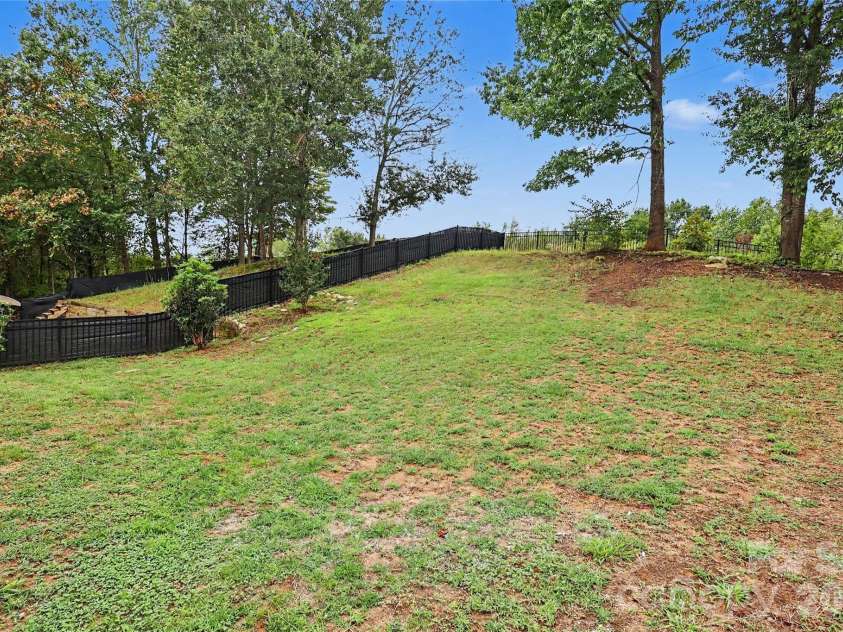 3833 Catawba Creek Drive, Gastonia, NC 28056.  MLS# CAR4427535, YatesRealty ID 53013. 
