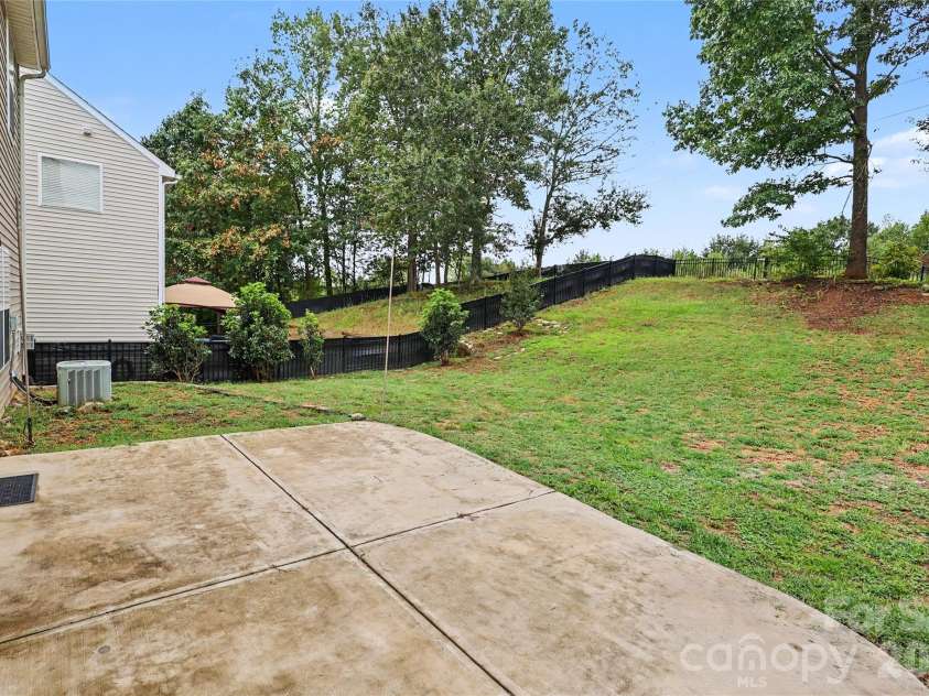 3833 Catawba Creek Drive, Gastonia, NC 28056.  MLS# CAR4427535, YatesRealty ID 53013. 