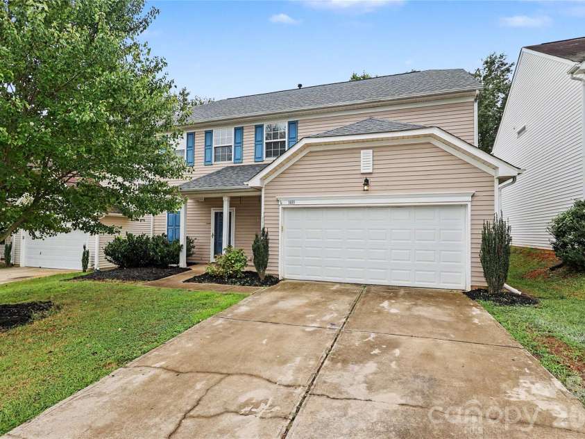 3833 Catawba Creek Drive, Gastonia, NC 28056.  MLS# CAR4427535, YatesRealty ID 53013. 