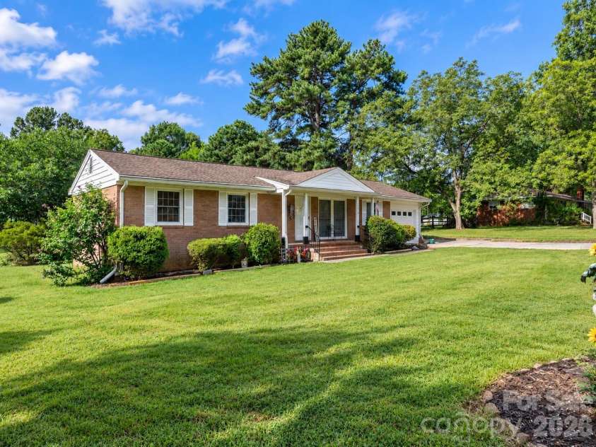 20914 Academy Street, Cornelius, NC 28031.  MLS# CAR4427193, YatesRealty ID 53014. 
