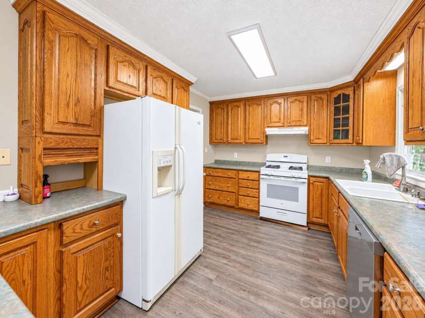 20914 Academy Street, Cornelius, NC 28031.  MLS# CAR4427193, YatesRealty ID 53014. 