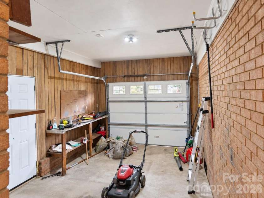 20914 Academy Street, Cornelius, NC 28031.  MLS# CAR4427193, YatesRealty ID 53014. 