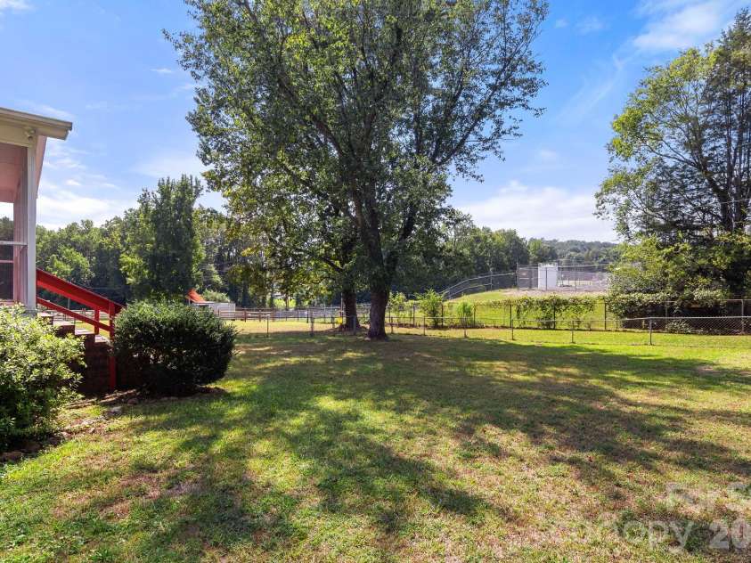 1005 Ramblewood Lane, Gastonia, NC 28056.  MLS# CAR4427814, YatesRealty ID 53015. 