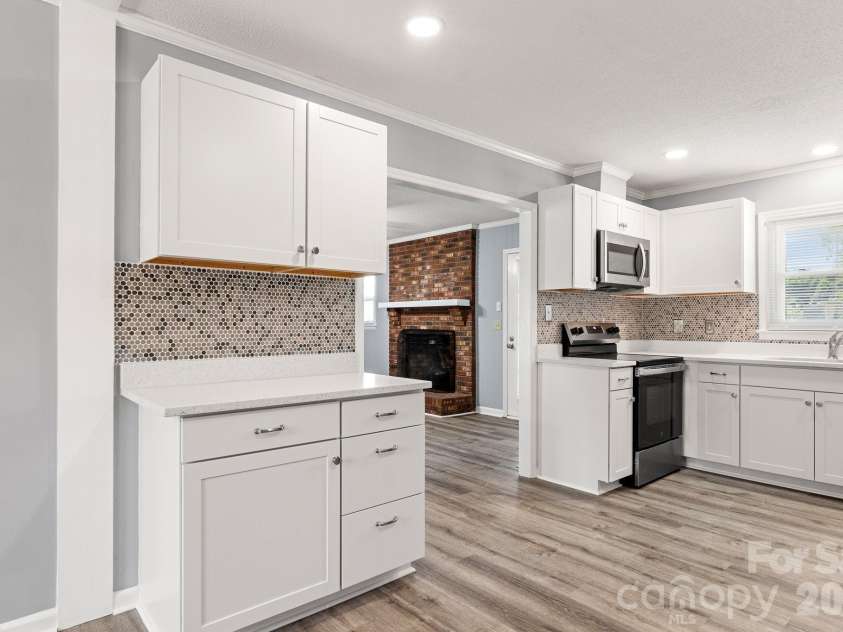 1005 Ramblewood Lane, Gastonia, NC 28056.  MLS# CAR4427814, YatesRealty ID 53015. Kitchen
