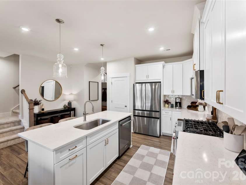 9722 Munsing Drive, Charlotte, NC 28269.  MLS# CAR4427726, YatesRealty ID 53017. 