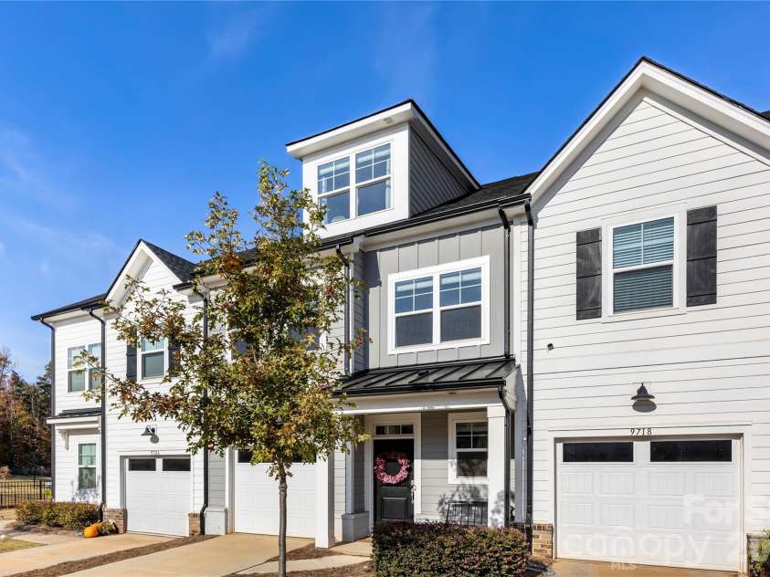 9722 Munsing Drive, Charlotte, NC 28269.  MLS# CAR4427726, YatesRealty ID 53017. 