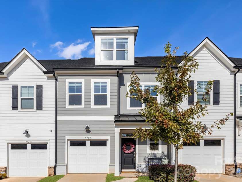 9722 Munsing Drive, Charlotte, NC 28269.  MLS# CAR4427726, YatesRealty ID 53017. 