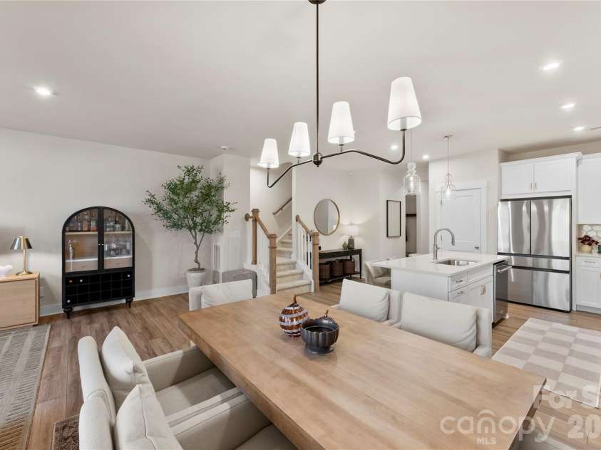9722 Munsing Drive, Charlotte, NC 28269.  MLS# CAR4427726, YatesRealty ID 53017. Dining Area
