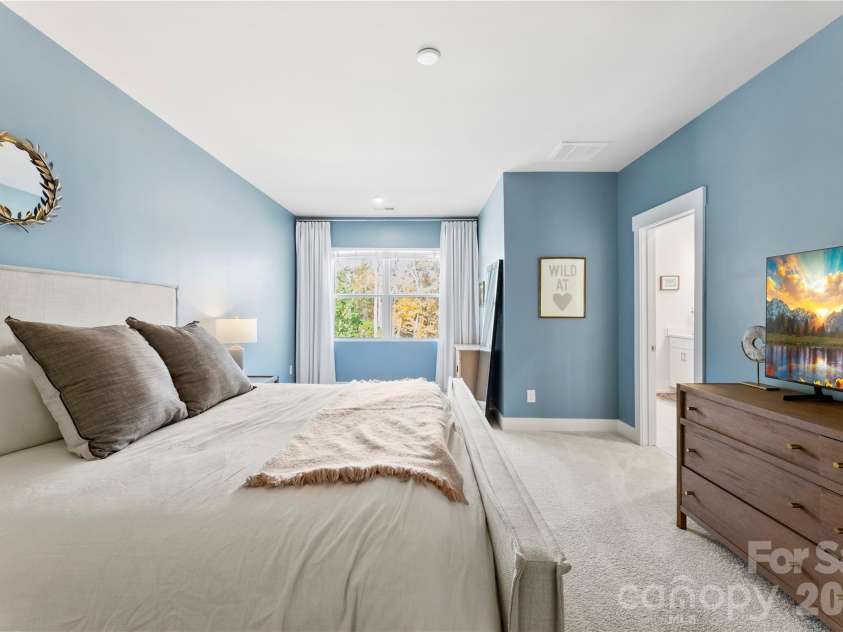9722 Munsing Drive, Charlotte, NC 28269.  MLS# CAR4427726, YatesRealty ID 53017. Primary Bedroom