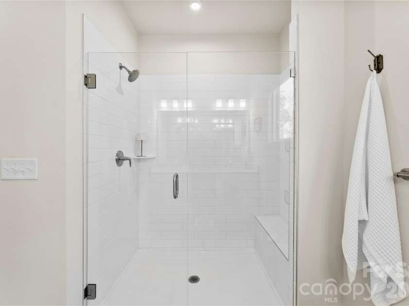 9722 Munsing Drive, Charlotte, NC 28269.  MLS# CAR4427726, YatesRealty ID 53017. Primary Bedroom
