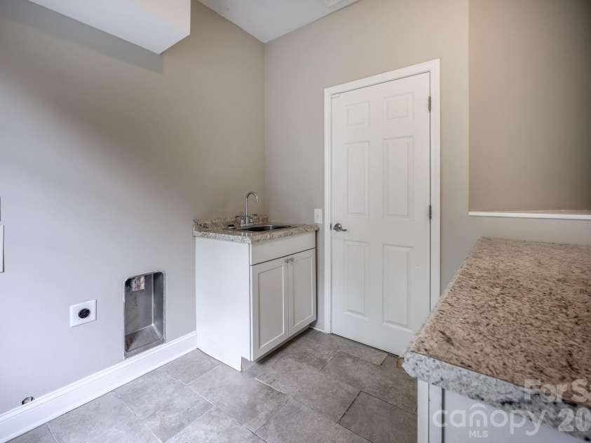 519 Union Street, Concord, NC 28025.  MLS# CAR4427922, YatesRealty ID 53019. Laundry Room