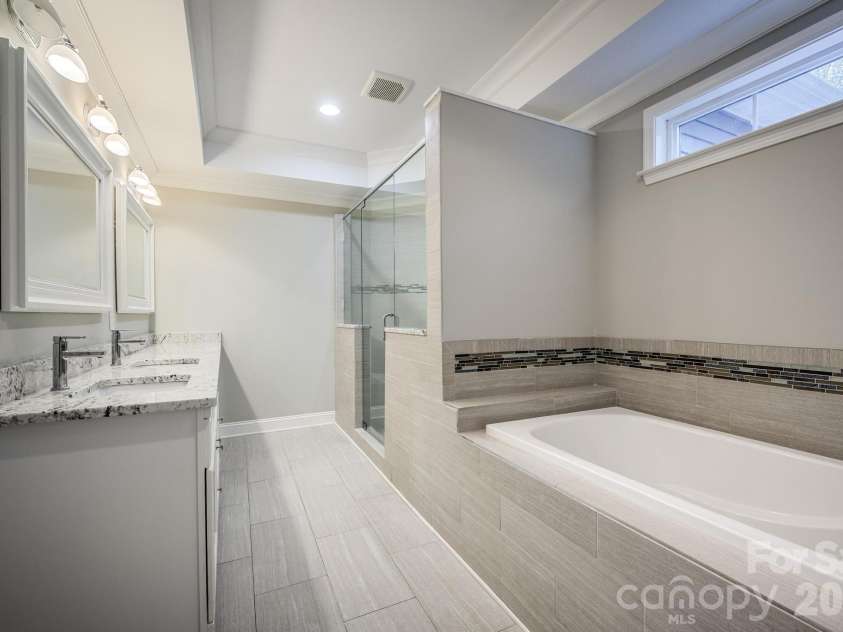 519 Union Street, Concord, NC 28025.  MLS# CAR4427922, YatesRealty ID 53019. Primary Bath
