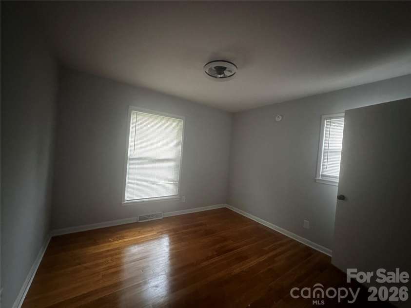 3105 Woodview Drive, High Point, NC 27265.  MLS# CAR4428508, YatesRealty ID 53020. 