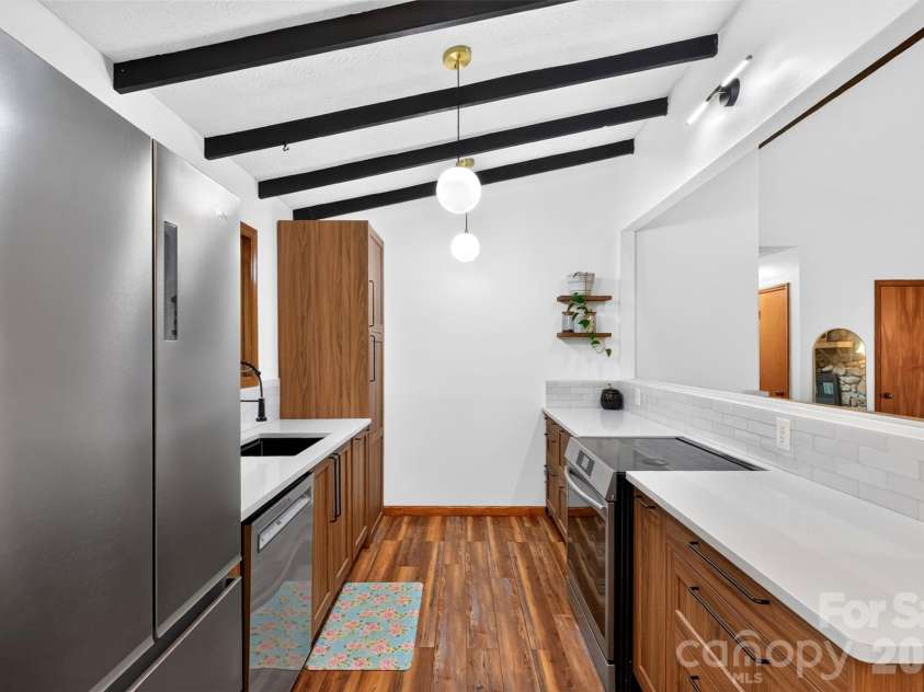 39 Spooks Branch Extension, Asheville, NC 28804.  MLS# CAR4425743, YatesRealty ID 53021. 