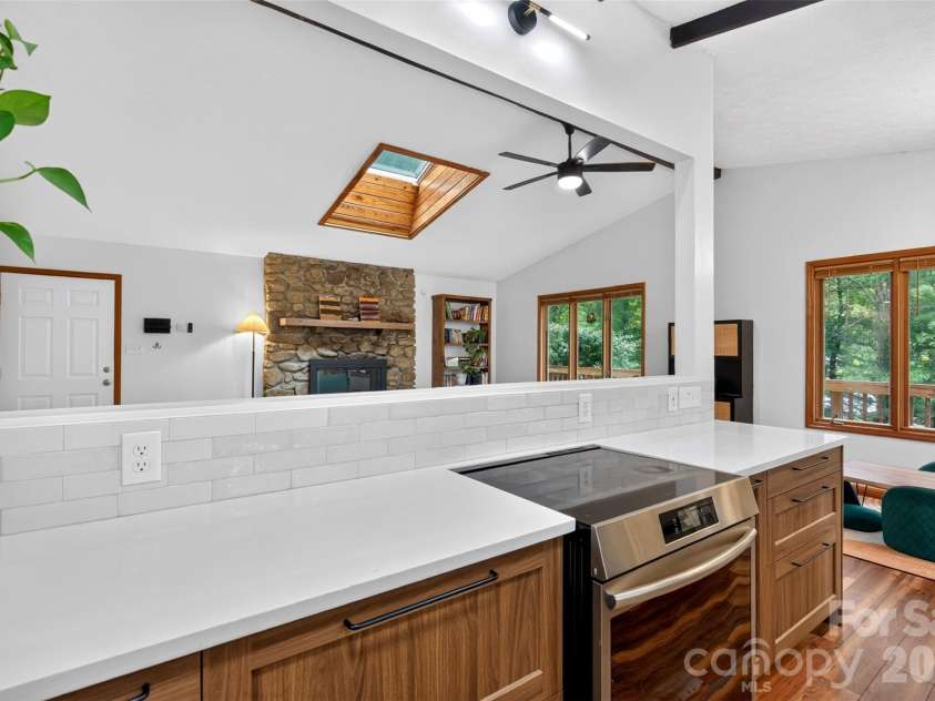 39 Spooks Branch Extension, Asheville, NC 28804.  MLS# CAR4425743, YatesRealty ID 53021. 