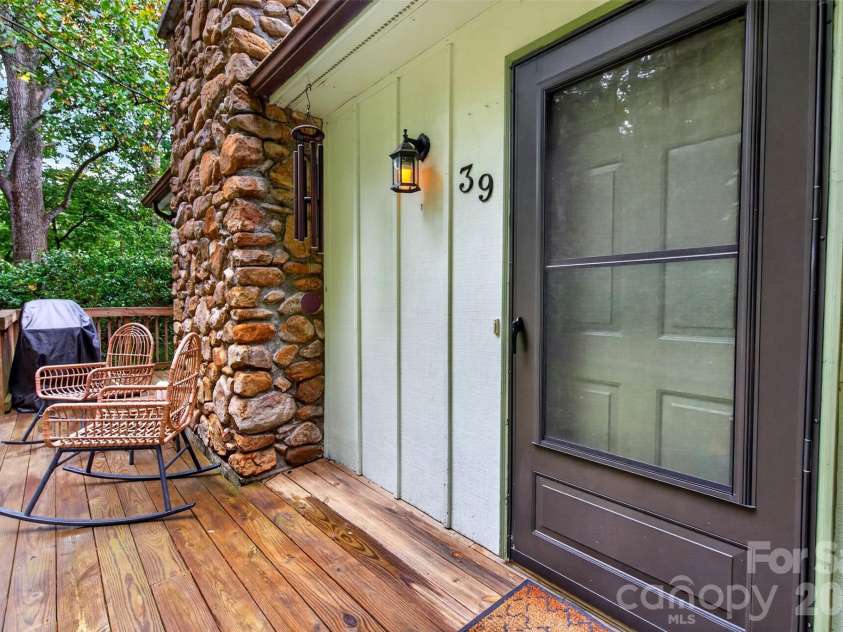 39 Spooks Branch Extension, Asheville, NC 28804.  MLS# CAR4425743, YatesRealty ID 53021. 