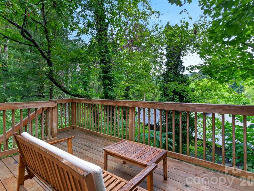 39 Spooks Branch Extension, Asheville, NC 28804.  MLS# CAR4425743, YatesRealty ID 53021. Enjoy the mountain view