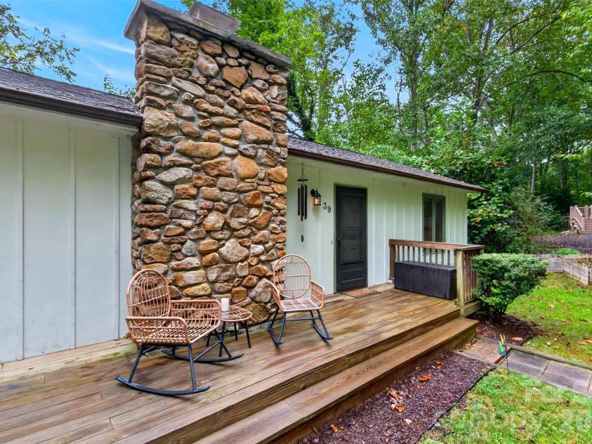 39 Spooks Branch Extension, Asheville, NC 28804.  MLS# CAR4425743, YatesRealty ID 53021. Great front porch
