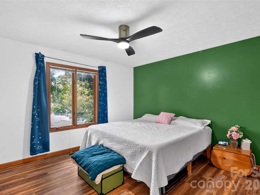39 Spooks Branch Extension, Asheville, NC 28804.  MLS# CAR4425743, YatesRealty ID 53021. Primary on main with mountain views
